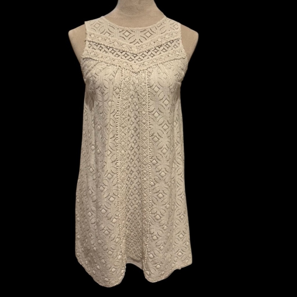 Xhilaration Ivory  Lace Sleeveless Mini Dress/ Tunic  Size M Lined Keyhole Back
